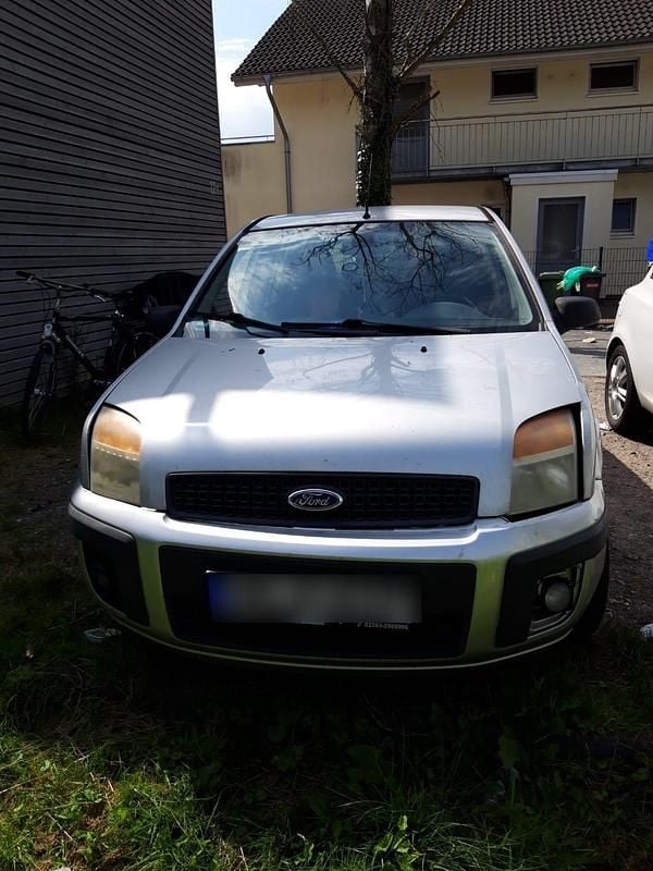 Grau Gebraucht 2005 Ford Fusion Kleinwagen | 400 € (Superpreis) - Bild 1/4