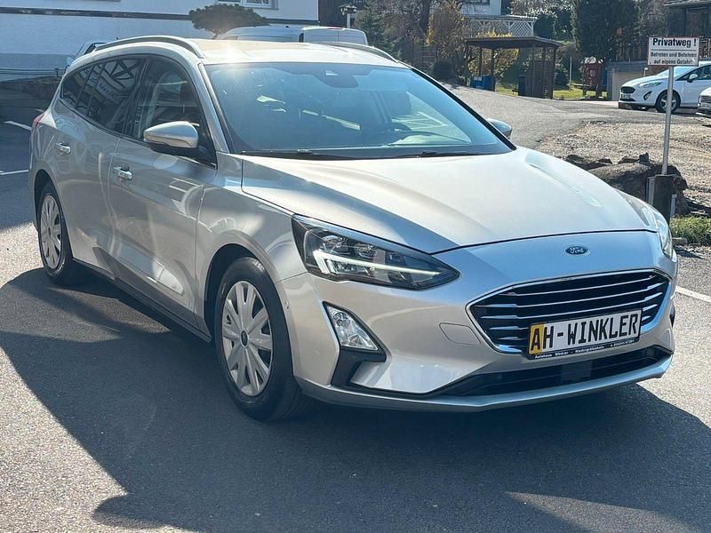 Używany Ford Focus Titanium 120 KM (88 kW) 2020 Srebrny Kombi