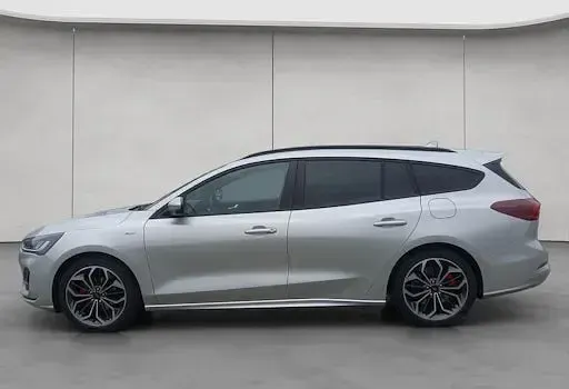 Neu Ford Focus ST-Line X 155 PS (114 kW) 2025 Silber Kombi