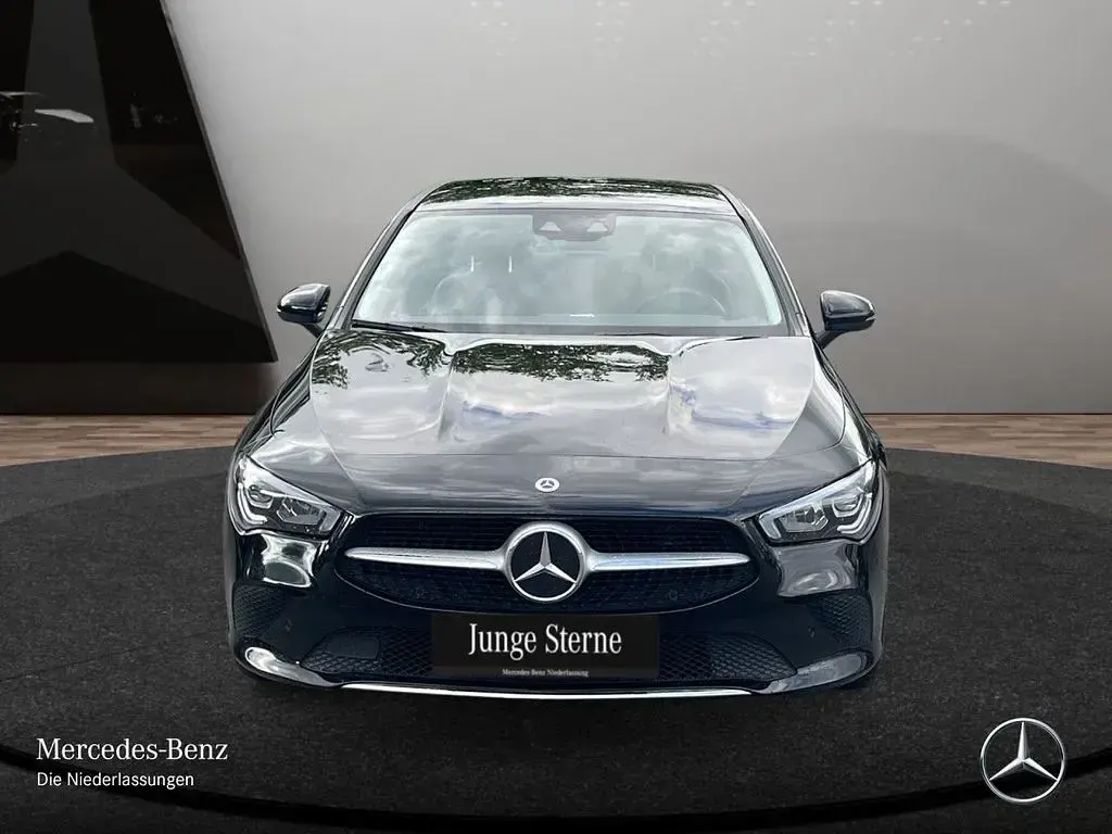 Gebraucht Mercedes CLA200 Progressive 150 PS (110 kW) 2023 Schwarz Coupé
