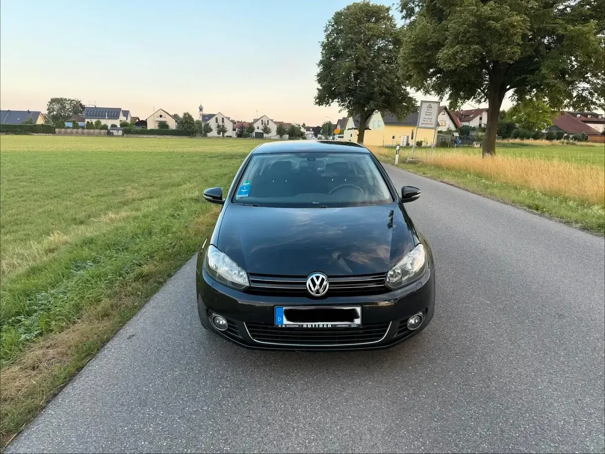 Gebraucht VW Golf VII Style 105 PS (77 kW) 2012 Schwarz Kleinwagen