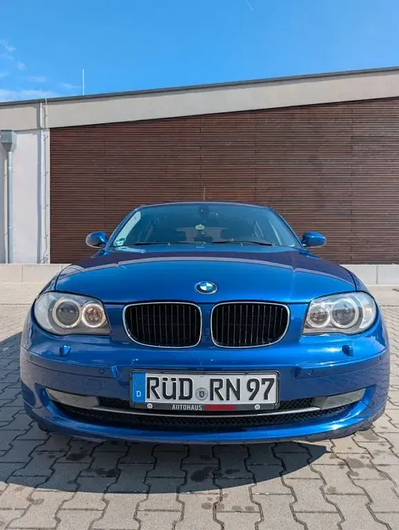 Gebraucht BMW 116 Basis 122 PS (89 kW) 2008 Blau Kleinwagen
