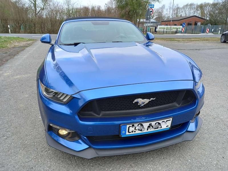 Gebraucht Ford Mustang GT 421 PS (309 kW) 2017 Blau Cabrio