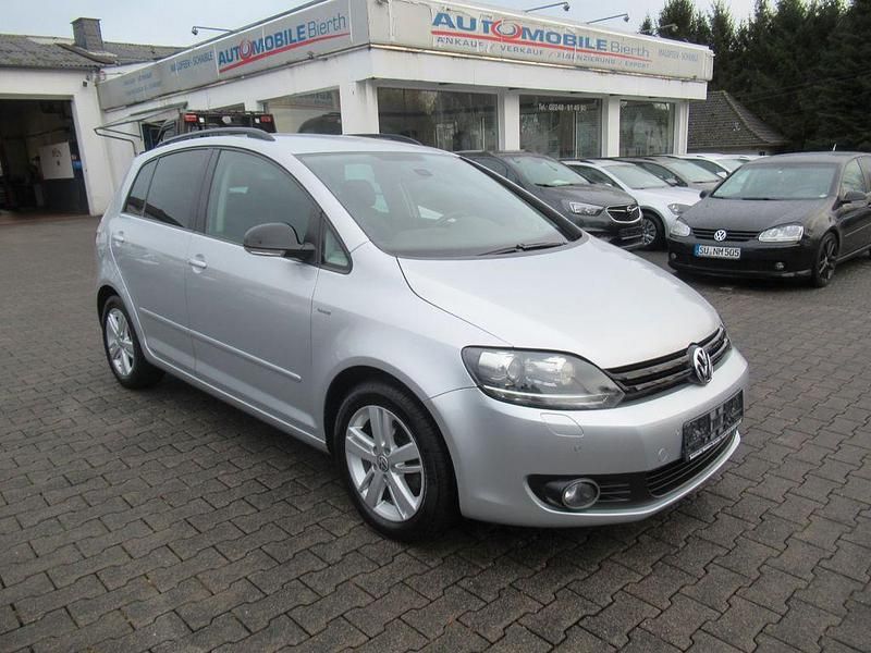 Silber Gebraucht 2012 VW Golf VII Match Limousine | 8.399 € (Fairer Preis) - Bild 1/4