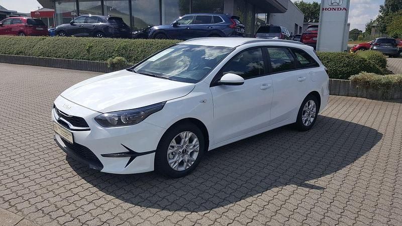 Weiß Neu 2024 Kia Ceed Sportswagon Kombi | 25.990 € (Fairer Preis) - Bild 1/4