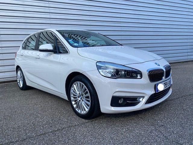 Weiß Gebraucht 2015 BMW 220 Active Tourer Luxury Line Van / Kleinbus | 7.900 € (Superpreis) - Bild 1/4