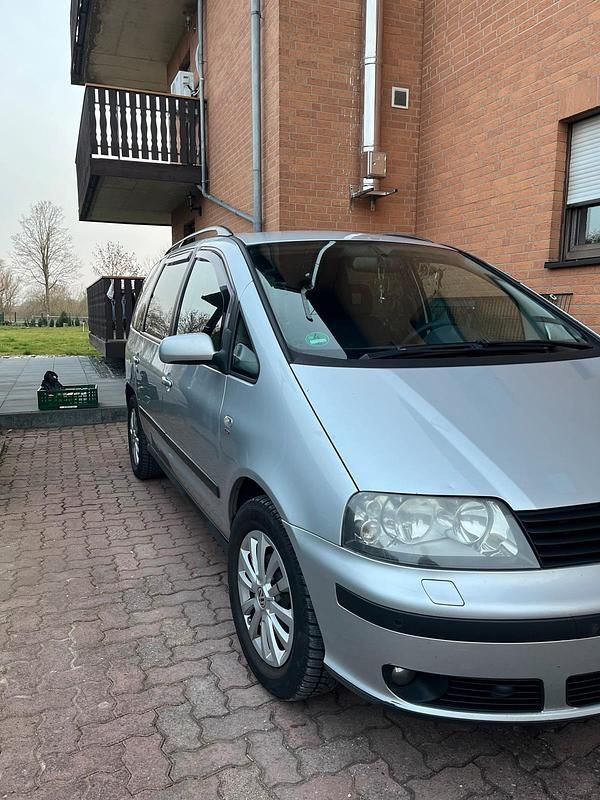 Second-hand Seat Alhambra 140 CP (102 kW) 2007 Argintiu Monovolum