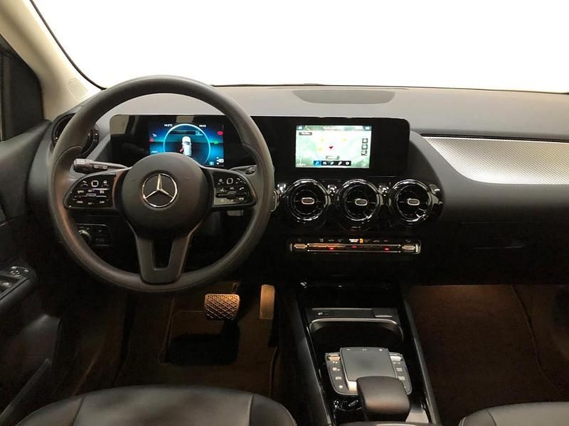 Gebraucht Mercedes B200 150 PS (110 kW) 2021 Iridiumsilber metallic Van / Kleinbus