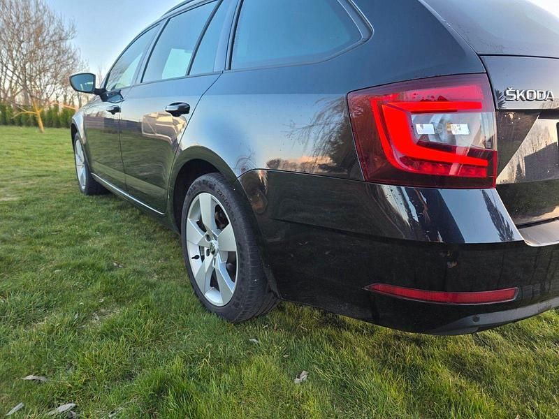 Gebraucht Skoda Octavia Clever 116 PS (85 kW) 2018 Schwarz Kombi