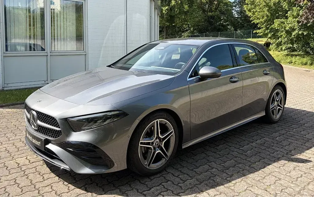 Gebraucht Mercedes A200 AMG 163 PS (119 kW) 2023 Grau Limousine