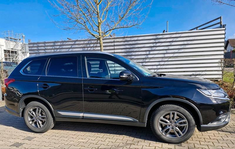 Gebraucht Mitsubishi Outlander 150 PS (110 kW) 2019 Schwarz SUV