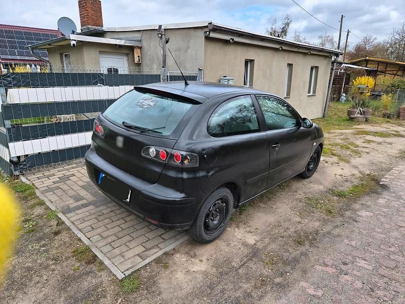 Gebraucht Seat Ibiza 65 PS (47 kW) 2004 Schwarz Kleinwagen