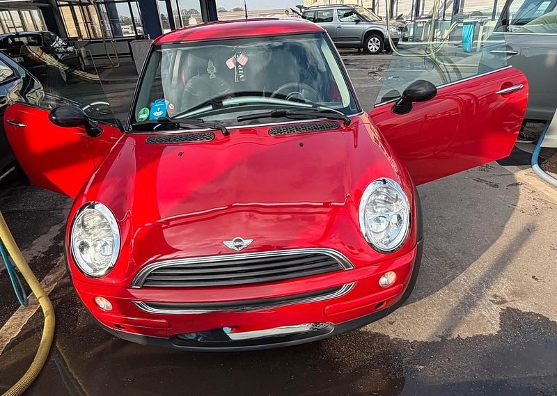 Gebraucht Mini ONE 90 PS (66 kW) 2003 Rot Kleinwagen