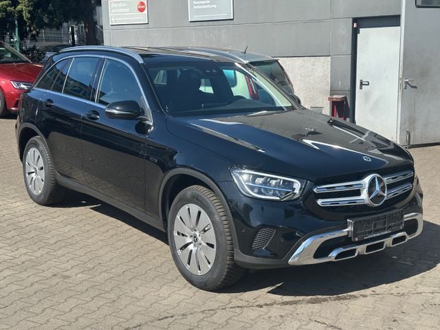 Schwarz Gebraucht 2021 Mercedes GLC300e SUV | 28.900 € (Superpreis) - Bild 1/4