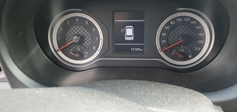 Gebraucht Hyundai i10 Trend 67 PS (49 kW) 2022 Blau Kleinwagen