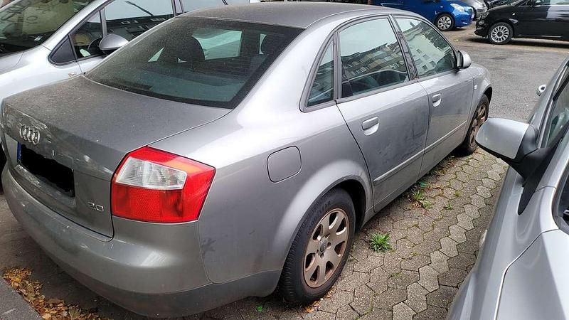 Gebraucht Audi A4 131 PS (96 kW) 2002 Silber Limousine