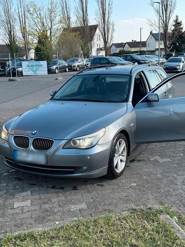 Gebraucht BMW 530 272 PS (200 kW) 2007 Grau Kombi