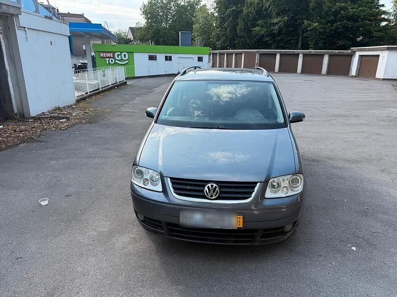 Grau Gebraucht 2003 VW Touran Van / Kleinbus | 1.290 € (Superpreis) - Bild 1/4