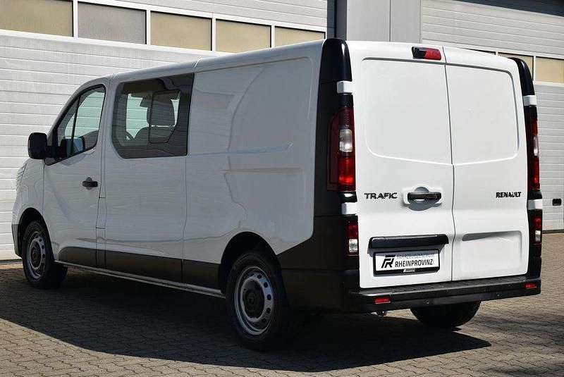 Gebraucht Renault Trafic 131 PS (96 kW) 2023 Weiß Van / Kleinbus