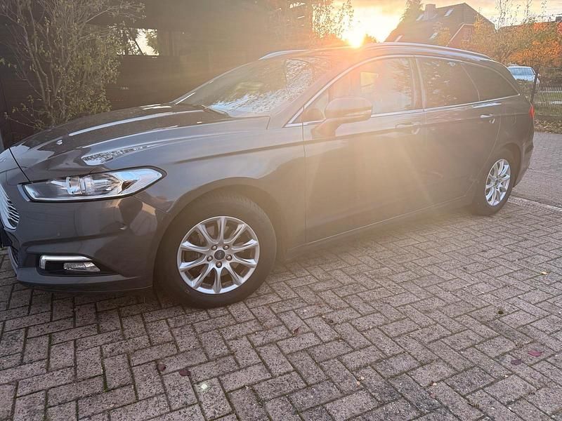 Grau Gebraucht 2018 Ford Mondeo Kombi | 9.999 € (Superpreis) - Bild 1/4