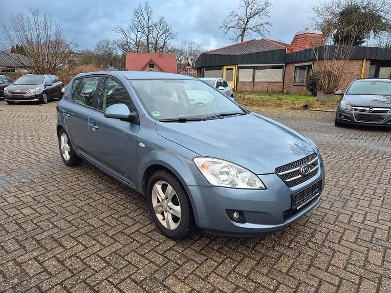 Gebraucht Kia Ceed 109 PS (80 kW) 2008 Blau Kleinwagen