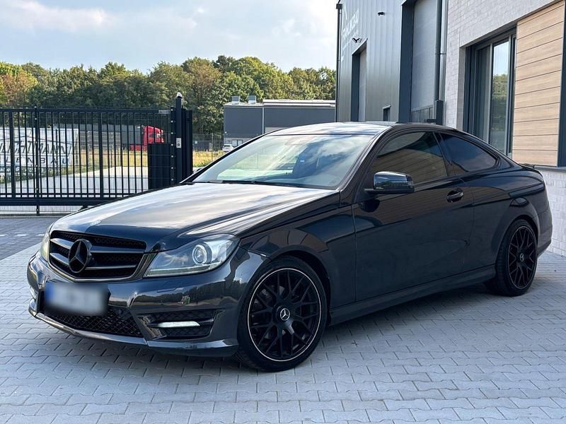 Grau Gebraucht 2011 Mercedes C250 AMG Coupé | 7.450 € (Superpreis) - Bild 1/4