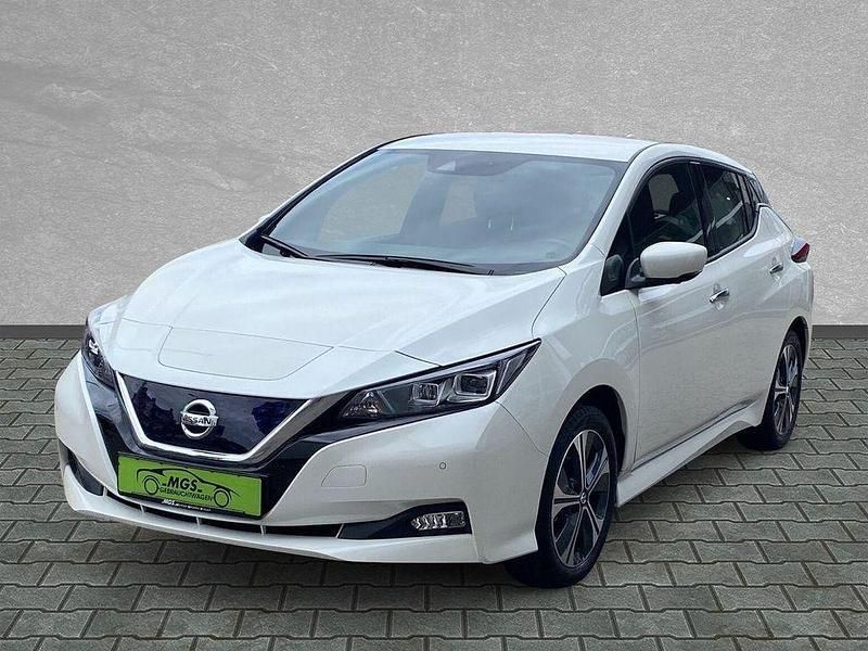 Brilliant white metallic Gebraucht 2021 Nissan Leaf N-Connecta Kleinwagen | 14.990 € (Fairer Preis) - Bild 1/4