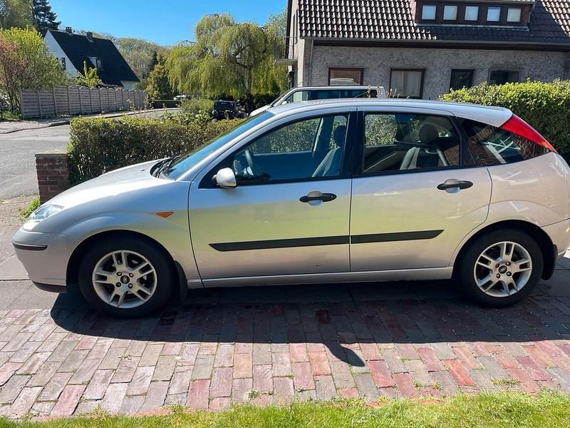Second-hand Ford Focus 116 CP (85 kW) 2004 Argintiu Break