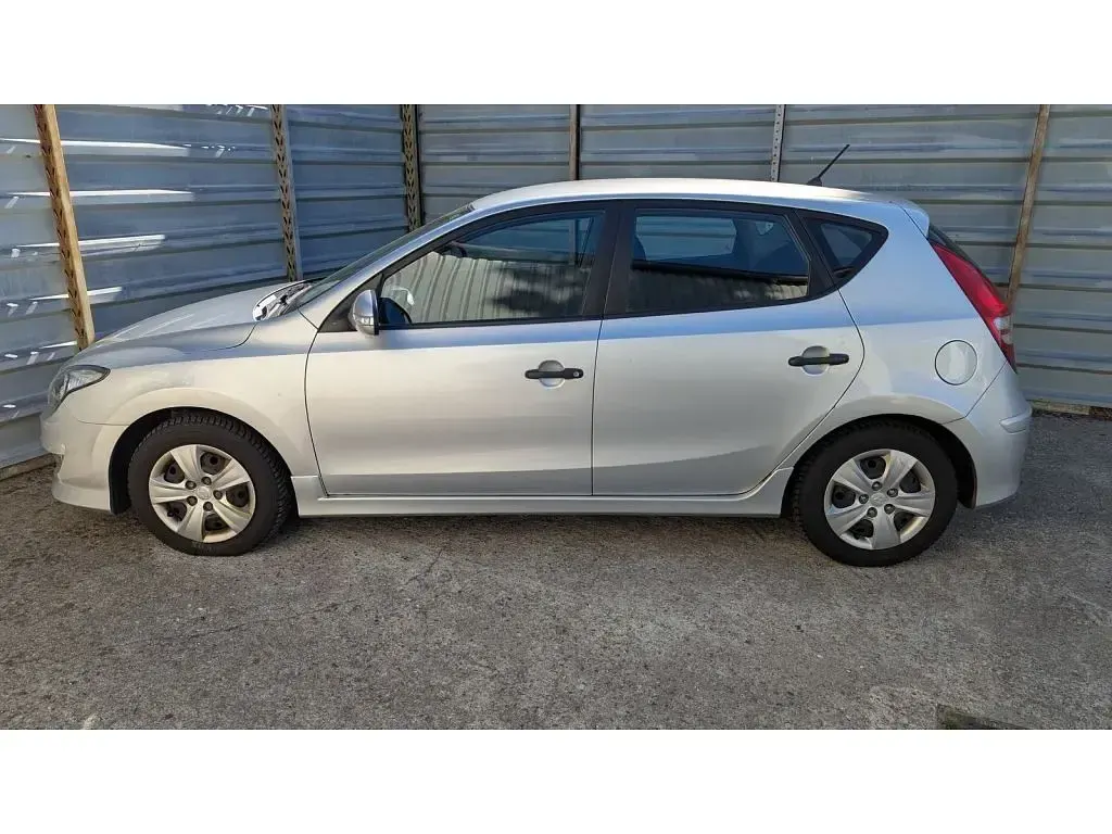 Second-hand Hyundai i30 Edition 90 CP (66 kW) 2011 Gri Berlinǎ