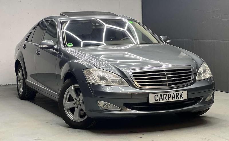 Grau Gebraucht 2008 Mercedes S320 Limousine | 15.990 € (Etwas zu teuer) - Bild 1/4