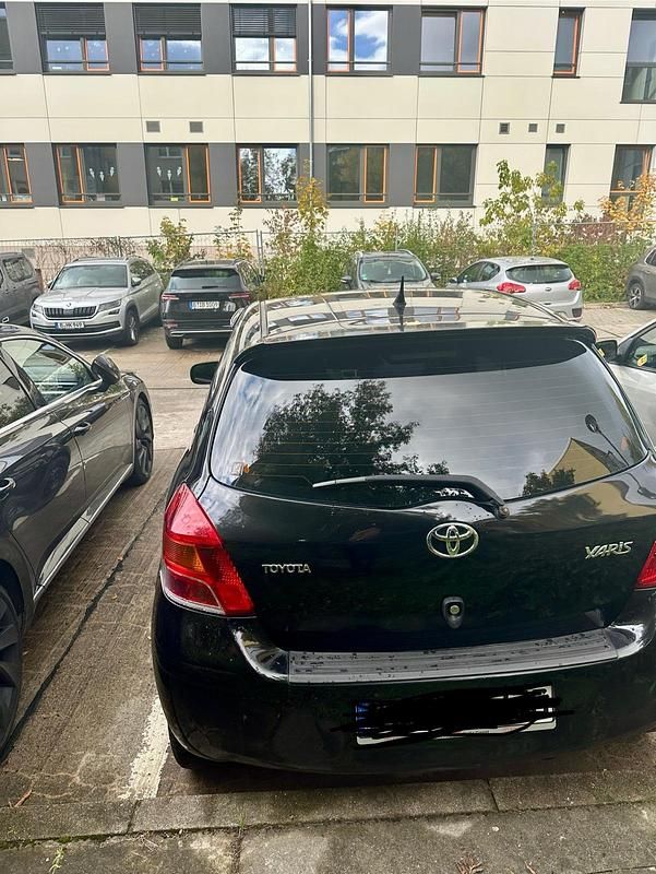 Schwarz Gebraucht 2009 Toyota Yaris Kleinwagen | 2.749 € (Guter Preis) - Bild 1/4