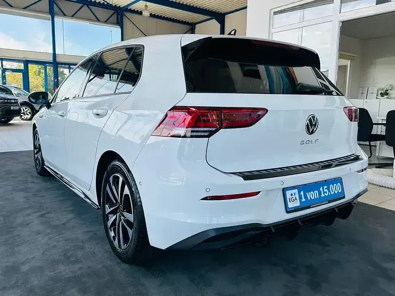 Gebraucht VW Golf VII United 131 PS (96 kW) 2020 Pure white Limousine