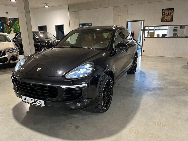 Schwarz Gebraucht 2017 Porsche Cayenne S Platinum Edition SUV | 36.990 € (Guter Preis) - Bild 1/4