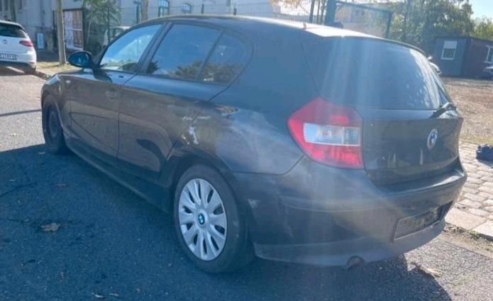 Gebraucht BMW 116 116 PS (85 kW) 2005 Schwarz Kleinwagen