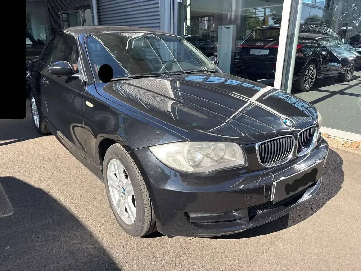 Gebraucht BMW 120 Cabriolet 170 PS (125 kW) 2009 Black sapphire metallic Cabrio