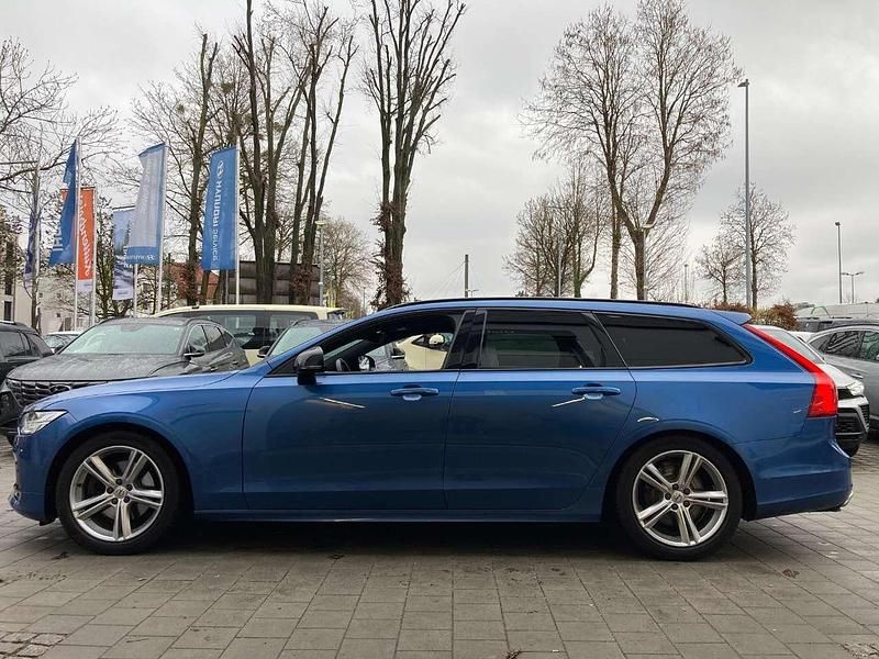 Gebraucht Volvo V90 R-Design 235 PS (172 kW) 2020 Bursting blue metallic / metal Kombi
