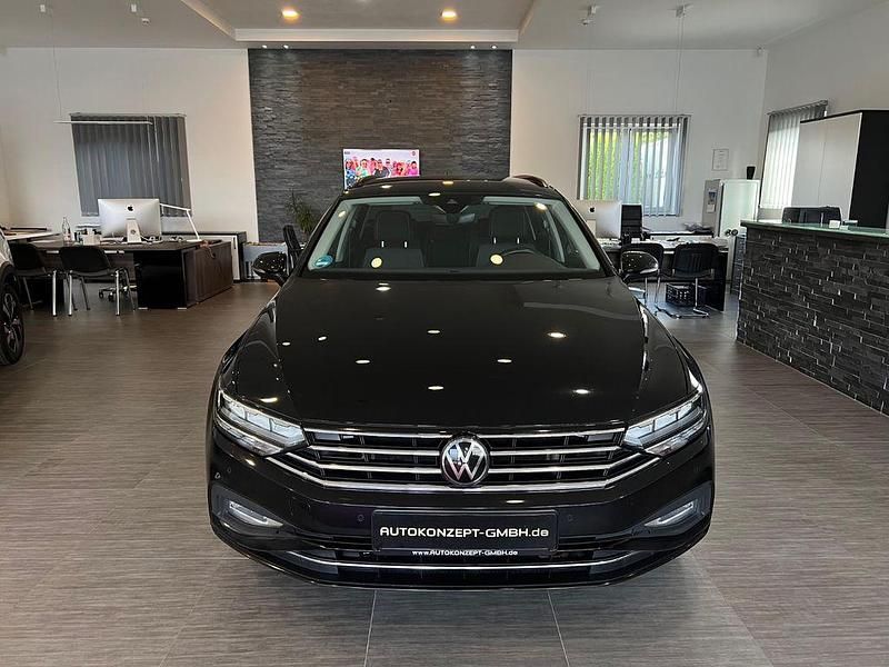 Gebraucht VW Passat 150 PS (110 kW) 2023 Schwarz Limousine
