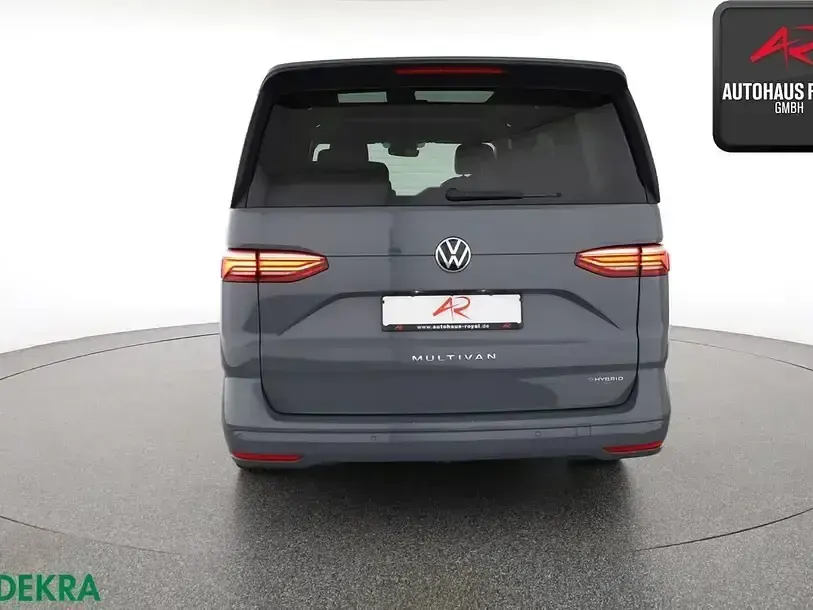 Usado VW Multivan 218 HP (160 kW) 2023 Cinzento Monovolume