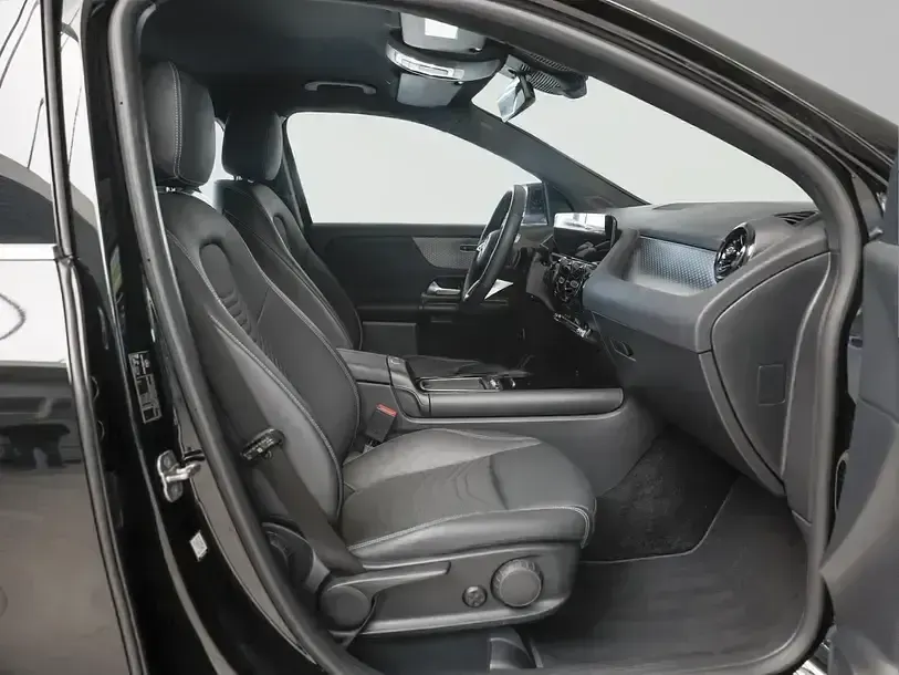 Gebraucht Mercedes GLA200 163 PS (119 kW) 2025 Schwarz SUV