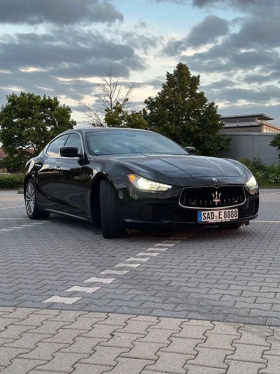 Schwarz Gebraucht 2015 Maserati Ghibli Coupé | 23.900 € (Teuer) - Bild 1/4