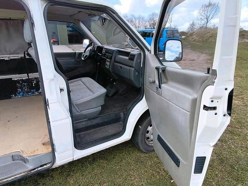 Second-hand VW T4 75 CP (55 kW) 1995 Alb Van