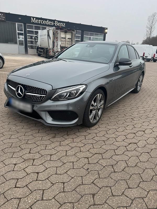 Grau Gebraucht 2017 Mercedes C400 Limousine | 24.800 € (Fairer Preis) - Bild 1/4