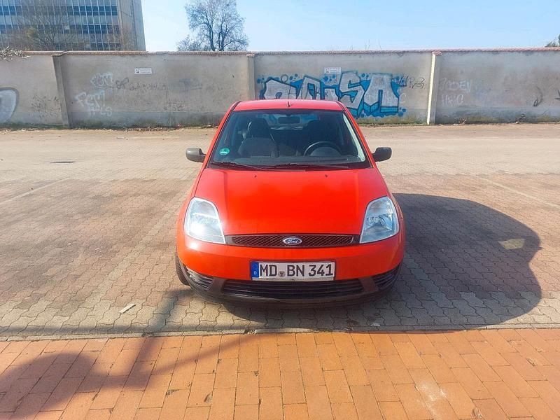 Gebraucht Ford Fiesta 60 PS (44 kW) 2004 Rot Kleinwagen
