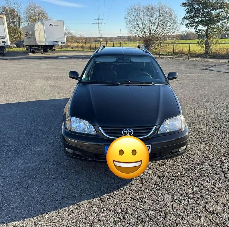 Schwarz Gebraucht 2003 Toyota Avensis Sol Kombi | 1.950 € (Guter Preis) - Bild 1/4