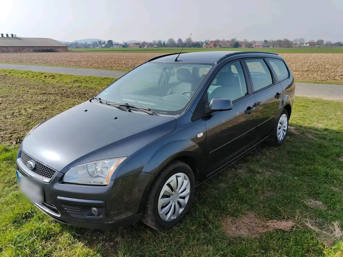Gebraucht Ford Focus 101 PS (74 kW) 2007 Grau Kombi