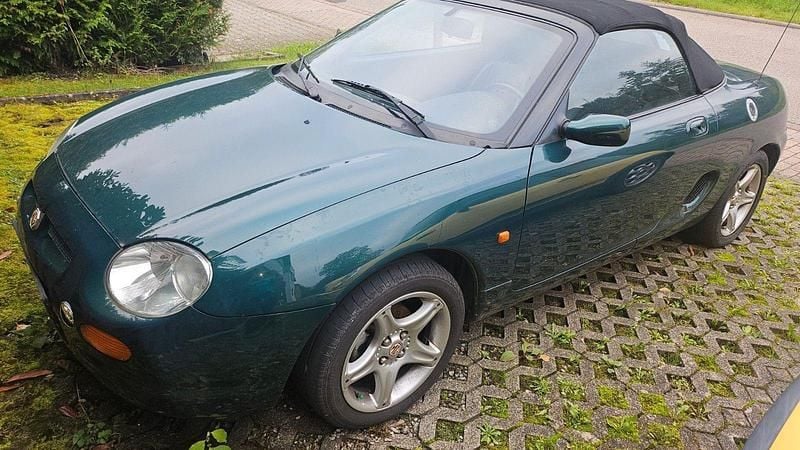 Grün Gebraucht 1995 MG F Cabrio | 3.990 € - Bild 1/4