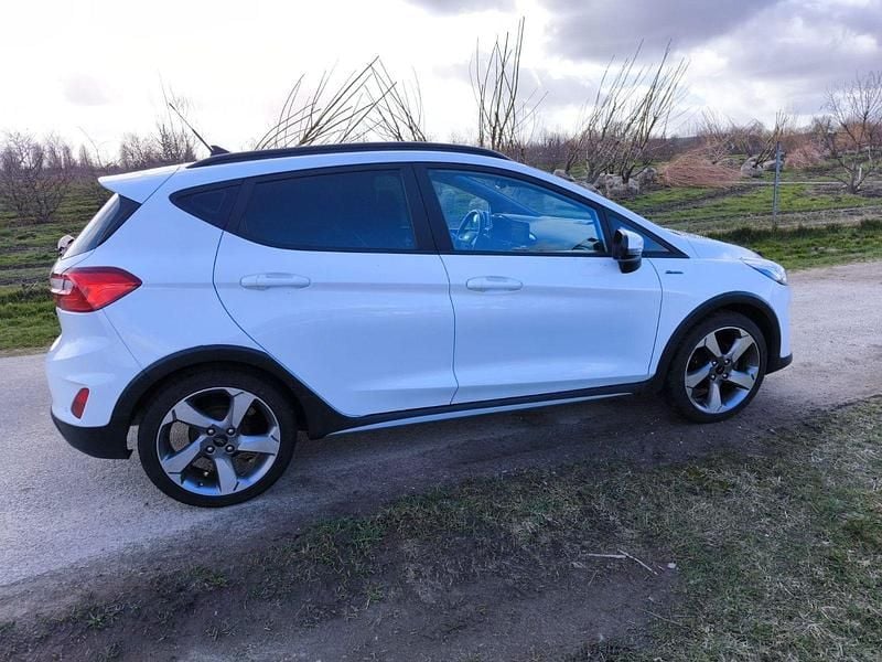 Gebraucht Ford Fiesta Active 101 PS (74 kW) 2019 Weiß Kleinwagen