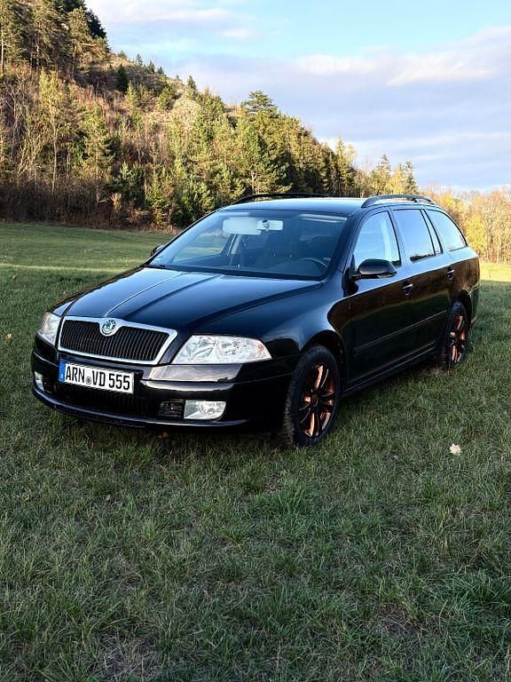 Schwarz Gebraucht 2007 Skoda Octavia Kombi | 4.200 € (Teuer) - Bild 1/4