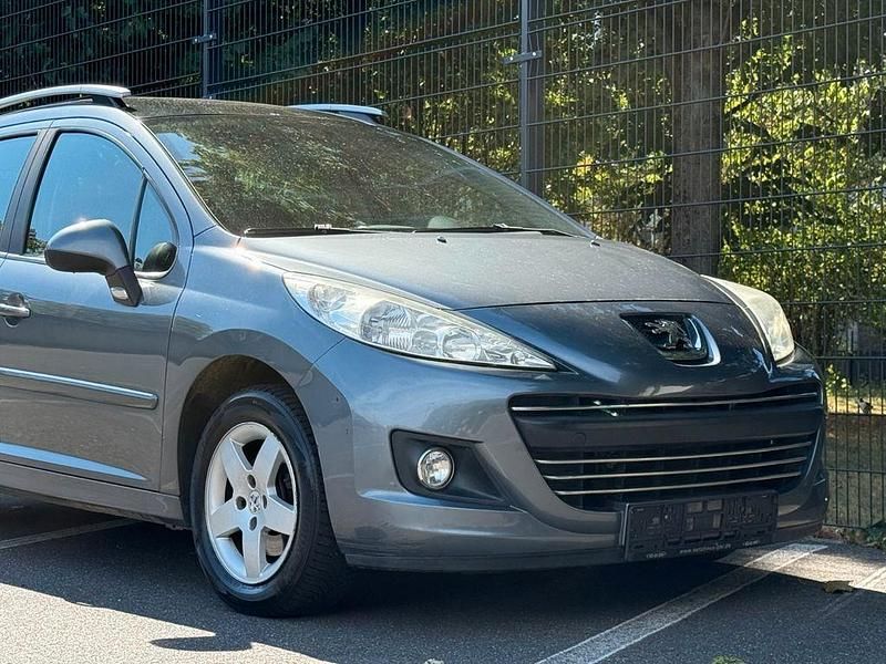 Grau Gebraucht 2010 Peugeot 207 Premium Kombi | 3.990 € (Teuer) - Bild 1/4