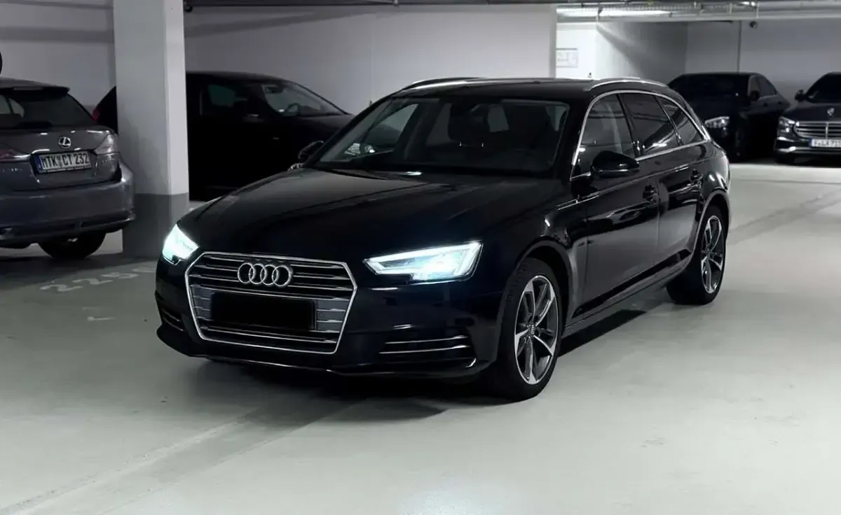 Gebraucht Audi A4 Sport 150 PS (110 kW) 2018 Schwarz Kombi